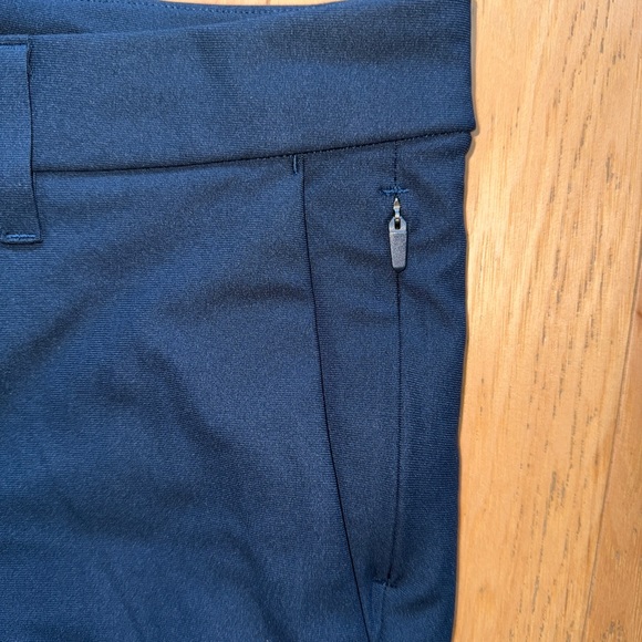 Lululemon Commission Regular Fit - Picture 2 of 4